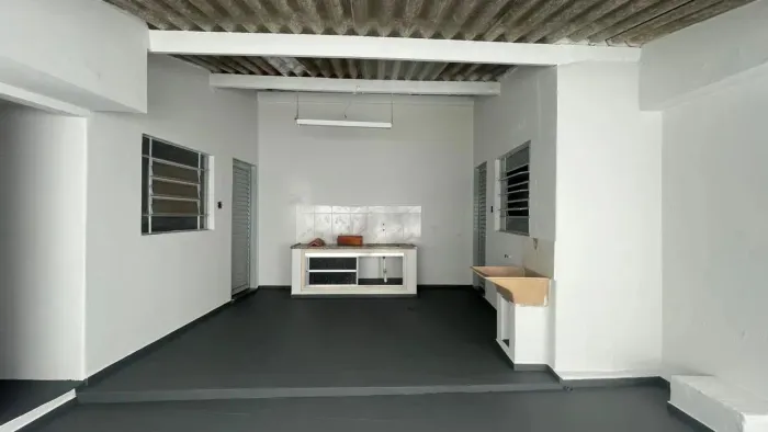Locação sala comercial - 180m² - 4 quartos - 2 banheiros - 1 vaga de garagem - Estação