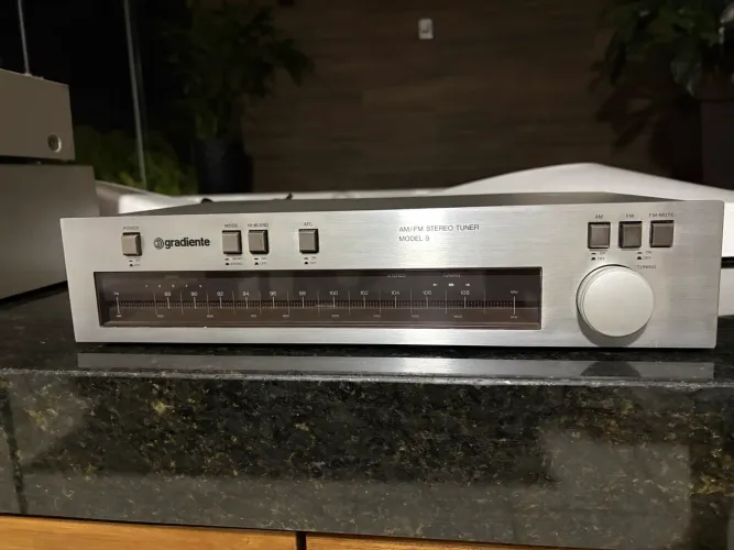 Tuner Gradiente model 9 aparelho