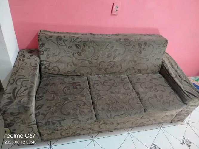 Sofa 3 lugares usado pra vender rapido preço negociável