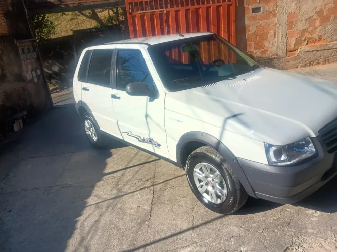 Fiat Uno Mille Celeb. WAY Econ. 1.0 F.flex 4P 2013