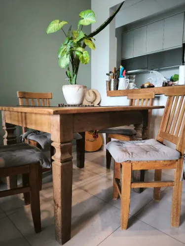 Mesa de Jantar quadrada com tampo de Madeira e Vidro + 4 cadeiras madeira peroba rosa