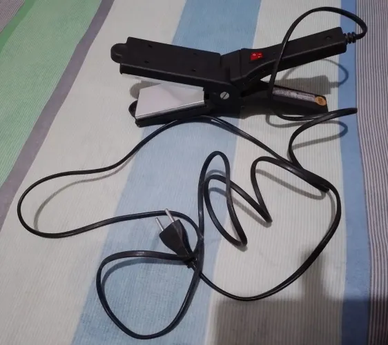 PRANCHA TAIFF DE CABELO 