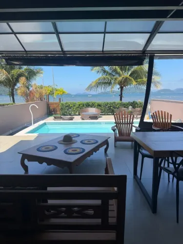 VITOR LOPES - Casa de alto padrão pé na areia na Praia dos Coqueiros Bracuhy