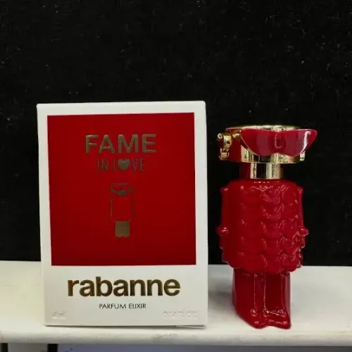 Mini Fame in love
