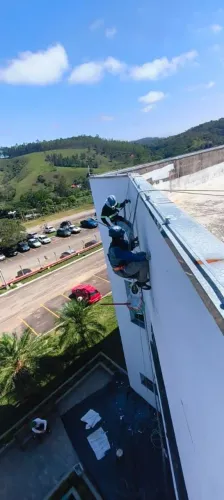 Pinturas e co sertos em geral 