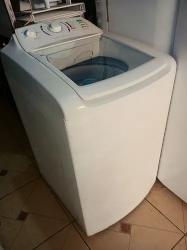 Máquina de lavar roupas grande 10kg Eletrolux moderno 110v excelente estado funcionando