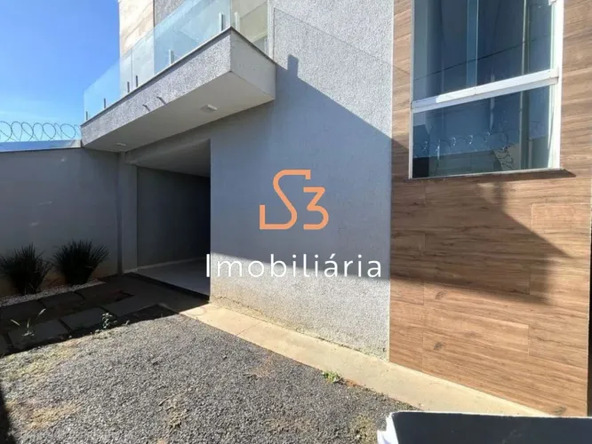 Casa para locação em Uberlândia-MG, bairro Laranjeiras: 3 quartos, 1 suíte, 1 sala, 1 banh