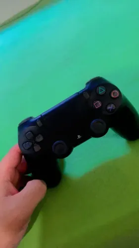 Manet Play 4 (usada)