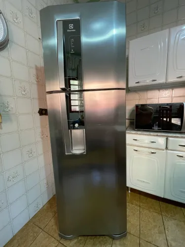 Geladeira Refrigerador INOX Frost Free - Servir Água - Mod: DW42X - 127 V~
