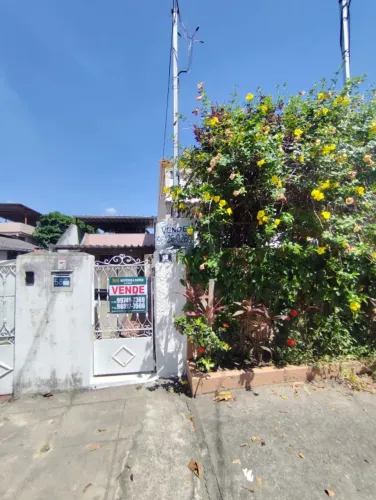 Casa de vila à venda com 1 Quarto, aceita financiamento bancários. Braz de pina /RJ.