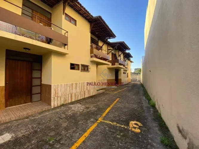 Casa Duplex à Venda no Farol com 2 Quartos e Excelente Localização
