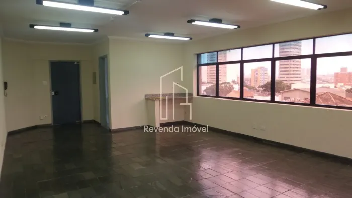 Sala Comercial à Venda no Centro de Santo André-SP: Oportunidade Única de Investimento!