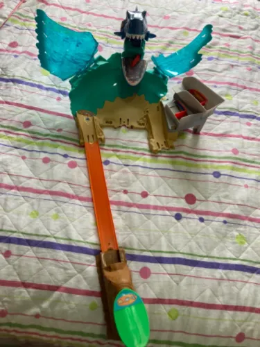 Pista Hot Wheels Ataque do Tubarão