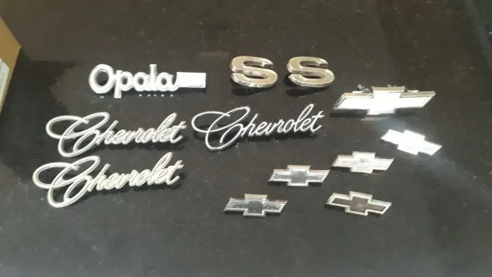 Emblemas variados opala todos originais( perguntar o preço de cada)