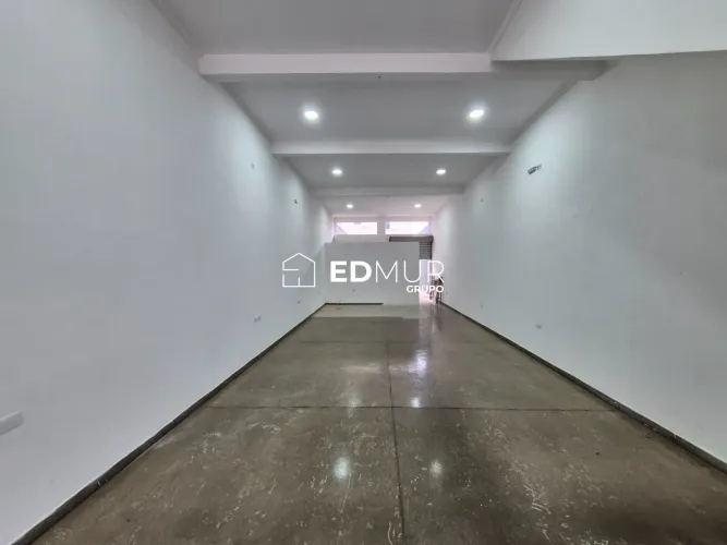 SALÃO para ALUGUEL com 115m² no Bairro Jardim Santo Alberto com 0 quartos e 1 vagas. Santo