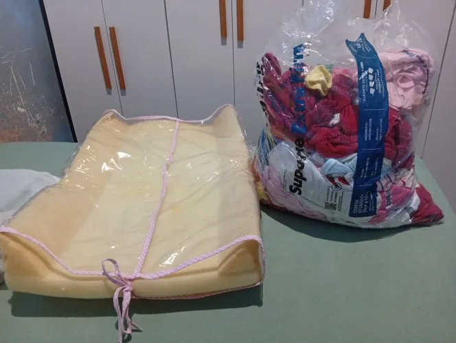 Roupas para bebê menina tem luvas toucas sapatinhos tiaras