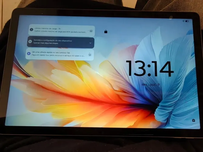 Tablet Lenovo tab em ótimas condições 4 GB de memória RAM e 64 de armazenamento interno