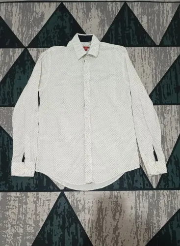 Camisa Zara Man Slim Fit Tamanho P <br>R$ 80,00