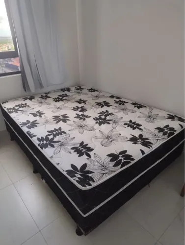 Vendo cama box casal padrão