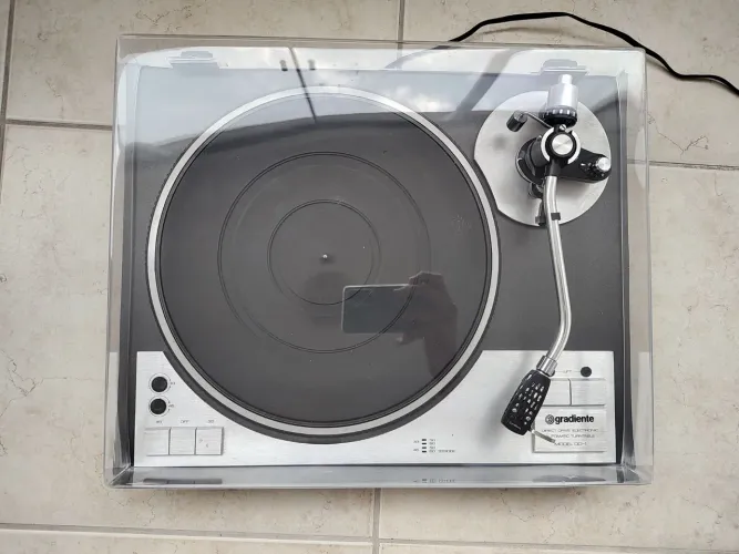 Tocadiscos Gradiente DD-1