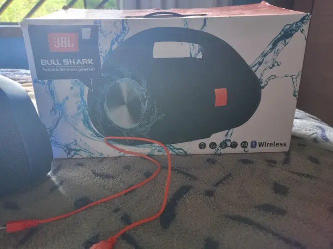CAIXA DE SOM JBL ORIGINAL COM CAIXA E CARREGADOR
