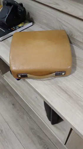 Máquina de escrever alemã anos 60