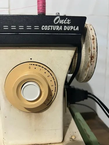 Máquina de costura