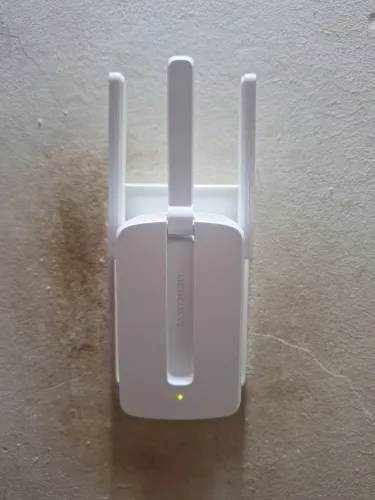 Repetidor Wifi tipo tomada Mercusys Mw300RE 3 antenas 300Mbps 