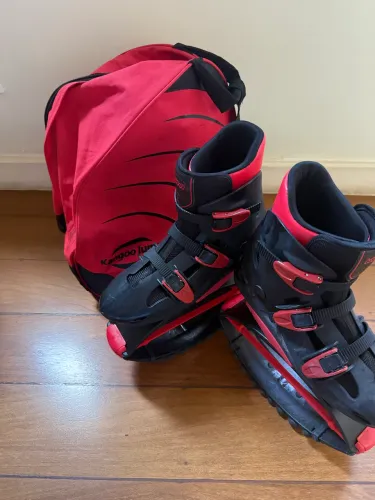 Vendo bota kangoo com bolsa para transporte 