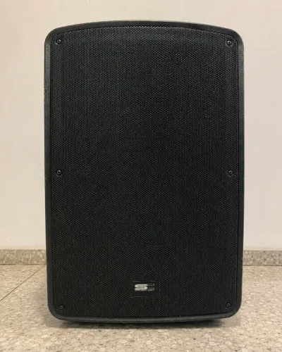 Caixa ativa profissional **Soundcast SC-HD15 DSP**