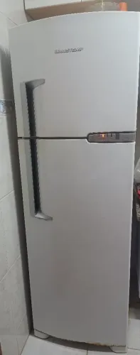 Geladeira Brastemp Clean Frost Free Duplex de 378 Litros na cor branca (versão 220V)