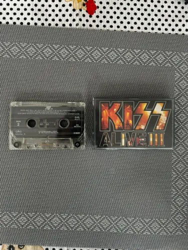 Fita K7 Kiss - Alive III (1993)