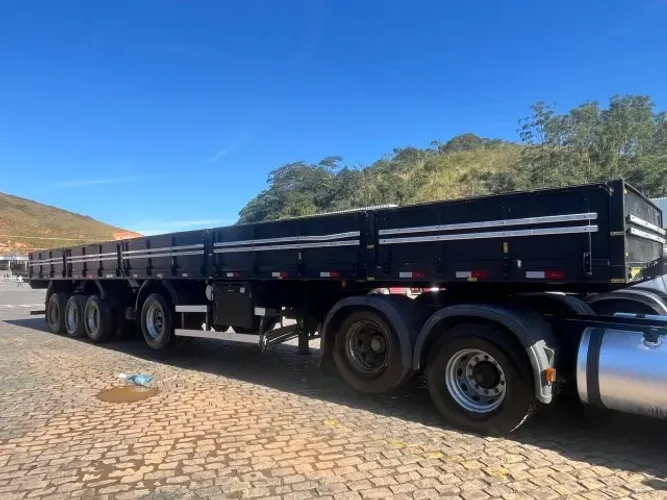 Carreta 4º Eixo *Carga Seca 14,50m *Guerra *Assoalho de chapa *Somente venda