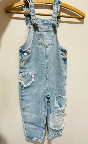 Jardineira jeans menina Renner TAM 1
