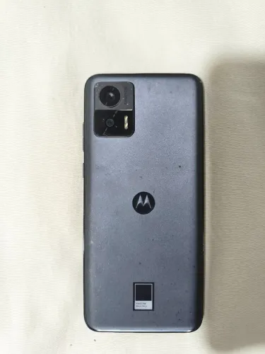 Celular edge 30 neo - Semi Novo
