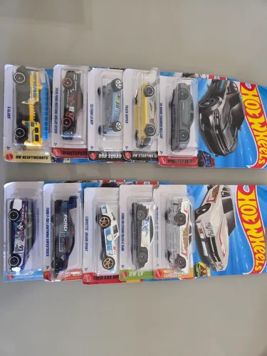 Carrinhos Hot Wheels 