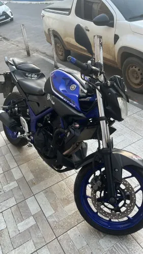 Moto MT 03 321 cilindrada