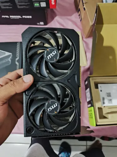 Rtx 5060 shadow + Fonte mag 650w msi