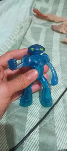 Alien azul Do Bem 10 Alien Force