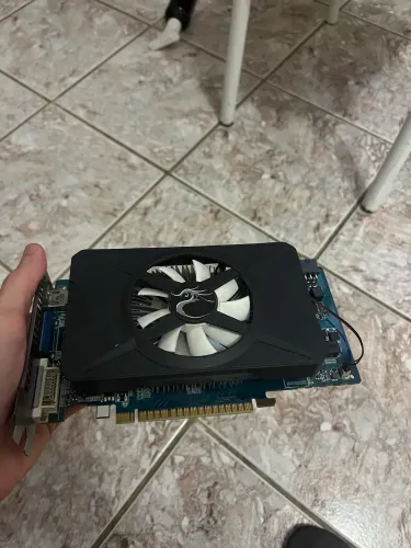 Placa de vídeo GTS 450
