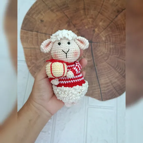 Ovelhinha de amigurumi