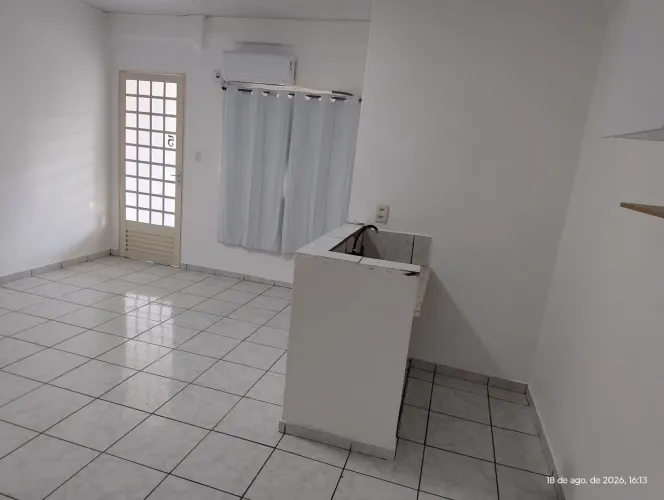 Kitnet tipo loft para alugar, rua Joaquim Murtinho, próximo do Sesc Arsenal.