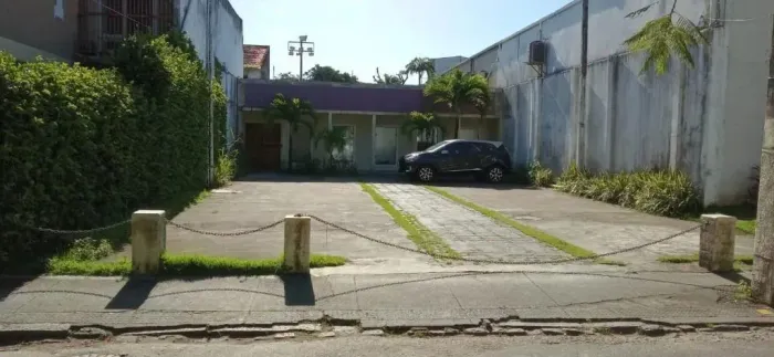 VENDO OU ALUGO MEGA LOJA COMERCIAL DERBY