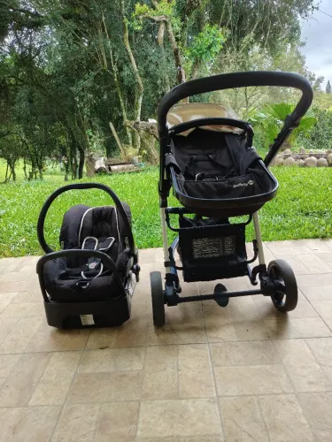 Carrinho de bebê First Safety