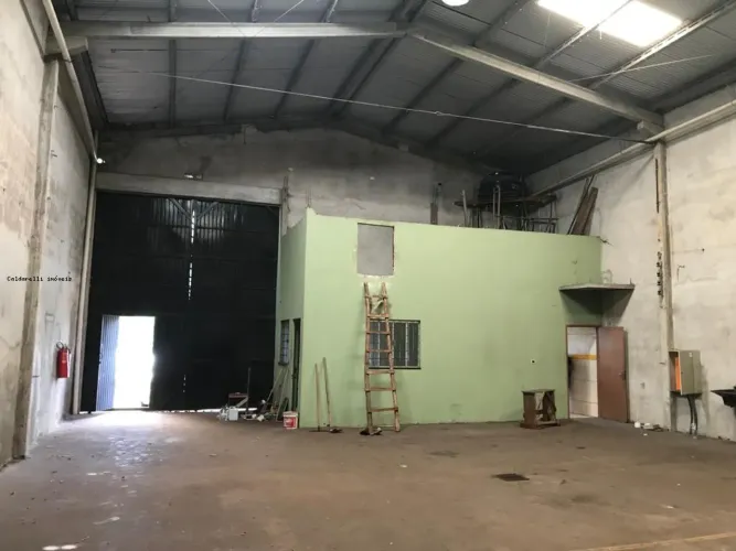 Comercial para Venda em Londrina, Rodocentro, 2 banheiros, 6 vagas