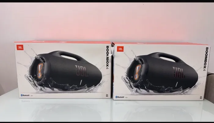 JBL boombox 4