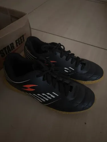 Vende-se chuteira