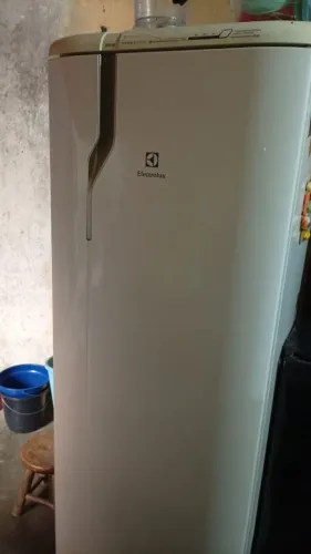 Geladeira Consul em perfeito estado funciona perfeitamente
