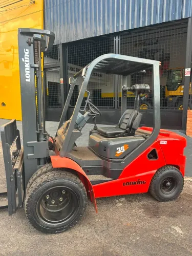 EMPILHADEIRA 2022 RODAGEM DUPLA 3500KG