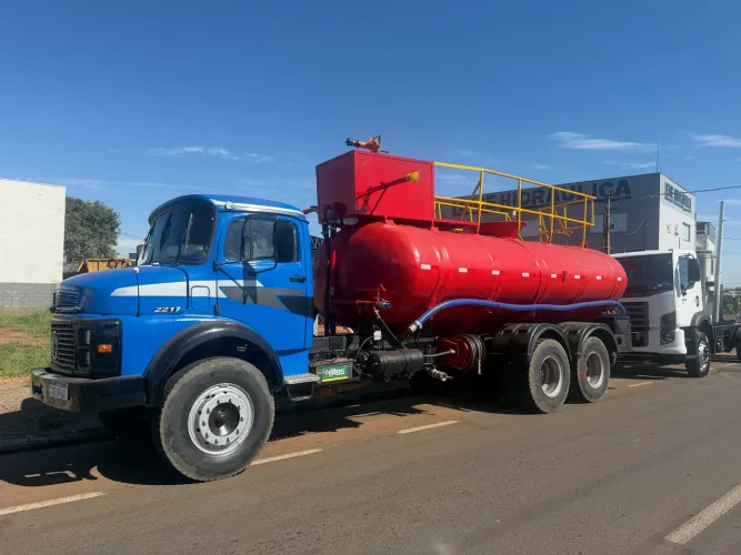 Caminhão mb 2217 pipa tanque traçado